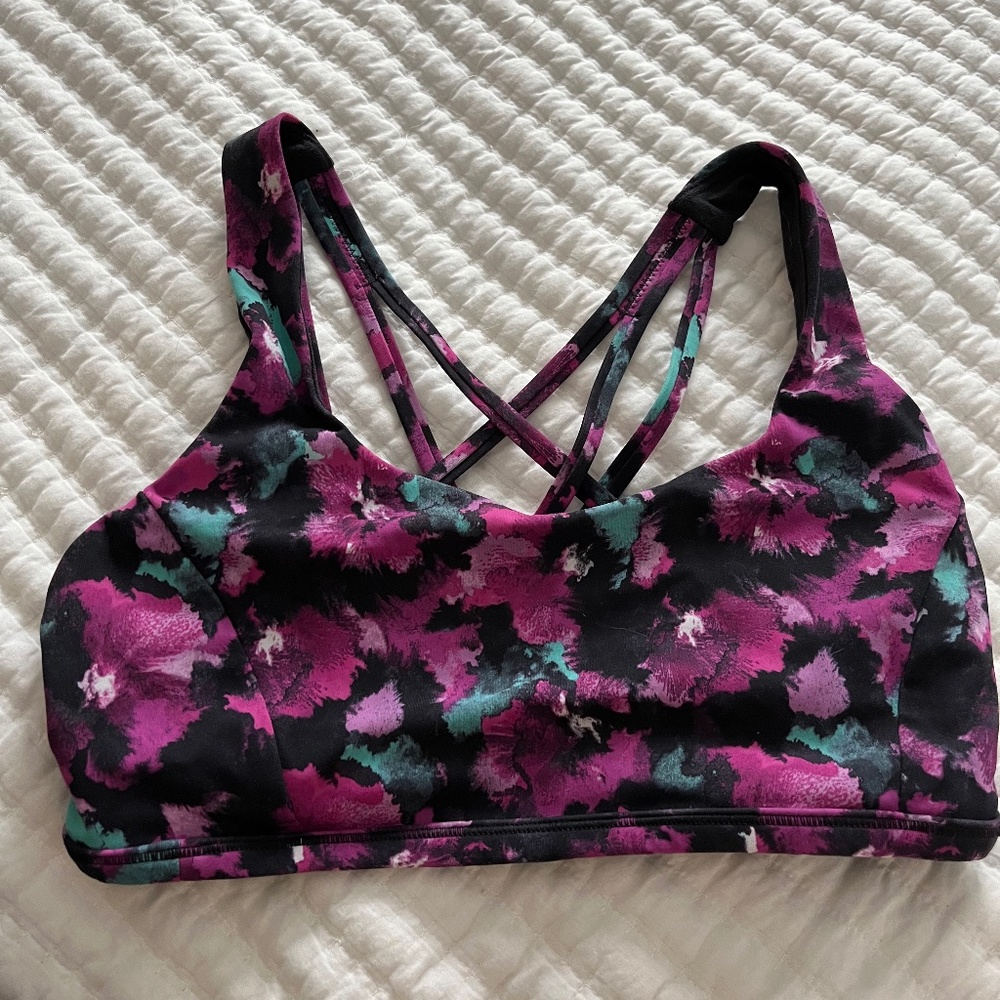 Lululemon sports bra
